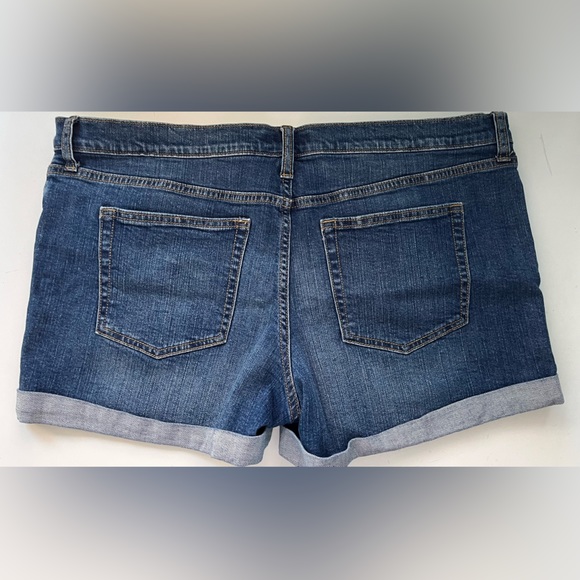 Banana Republic cuffed jean shorts - Picture 2 of 3